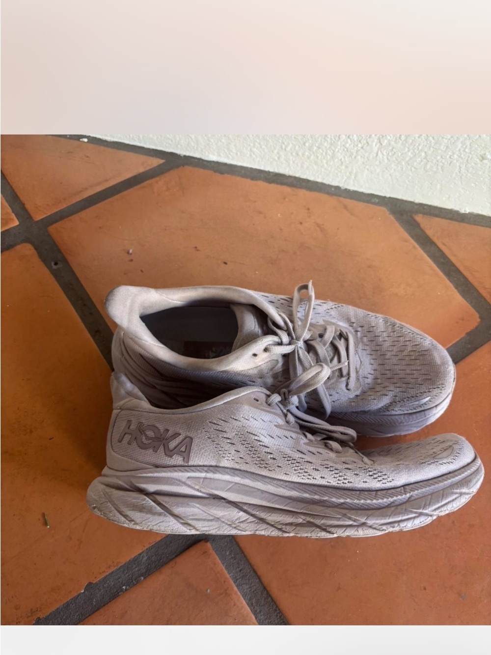 HOKA Clifton women’s light purple sneakers size 7.5